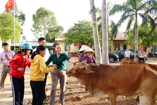 Huyện Phú Riềng giảm 553 hộ nghèo sau 2 năm thực hiện đề án giảm nghèo.